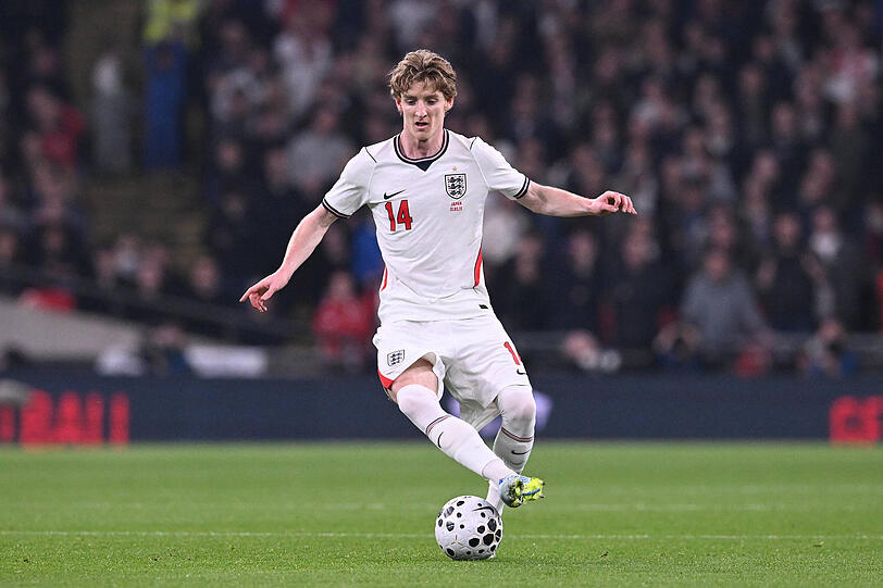 Englischer Nationalspieler, in Liverpool geboren: Gordon. Englischer Nationalspieler, in Liverpool geboren: Gordon.