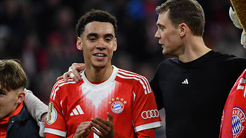 Gut drauf: Die Bayern-Stars Jamal Musiala (l.) und Manuel Neuer. Gut drauf: Die Bayern-Stars Jamal Musiala (l.) und Manuel Neuer.