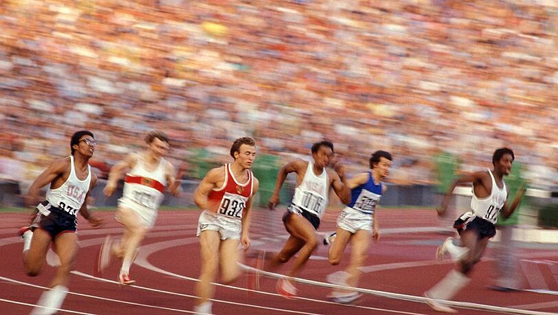 Muskelmaschinen: Der russische Sprinter Waleri Borsow unterwegs zum olmpischen Gold beim 200-Meter-Lauf Muskelmaschinen: Der russische Sprinter Waleri Borsow unterwegs zum olmpischen Gold beim 200-Meter-Lauf