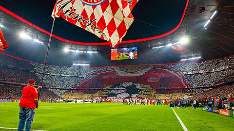 Wird in wichtigen Champions-League-Partien des FC Bayern zur Festung: Die Allianz Arena (hier die Choreografie beim Rückspiel gegen Real Madrid). Wird in wichtigen Champions-League-Partien des FC Bayern zur Festung: Die Allianz Arena (hier die Choreografie beim Rückspiel gegen Real Madrid).