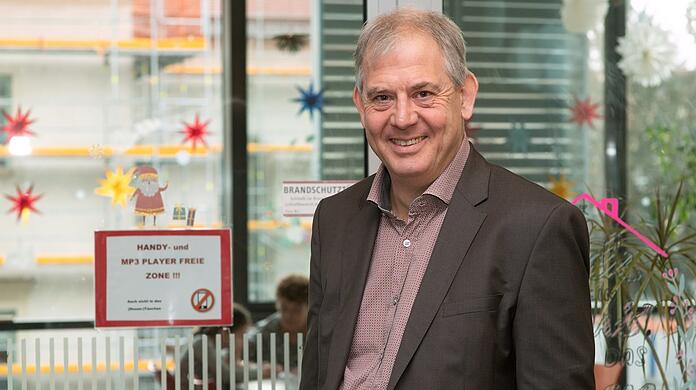 "Wenn Freunde plötzlich verändert sind nach dem Kiffen, wenn sie verwirrt sind, lasst sie nicht allein", sagt der Kinder- und Jugendpsychiater Prof. Gerd Schulte-Körne. "Wenn Freunde plötzlich verändert sind nach dem Kiffen, wenn sie verwirrt sind, lasst sie nicht allein", sagt der Kinder- und Jugendpsychiater Prof. Gerd Schulte-Körne.