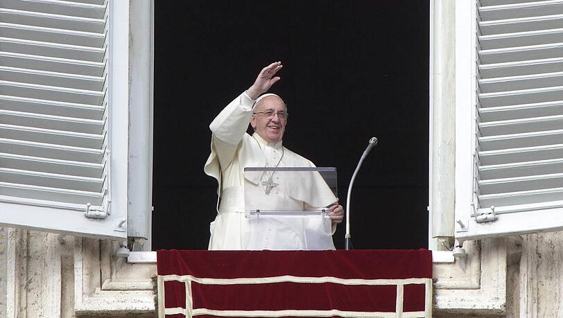 Beim Angelus-Gebet am letzten Sonntag des Jahres hatte Papst Franziskus viele Länder für ihren Umgang mit Flüchtlingen kritisiert. Beim Angelus-Gebet am letzten Sonntag des Jahres hatte Papst Franziskus viele Länder für ihren Umgang mit Flüchtlingen kritisiert.