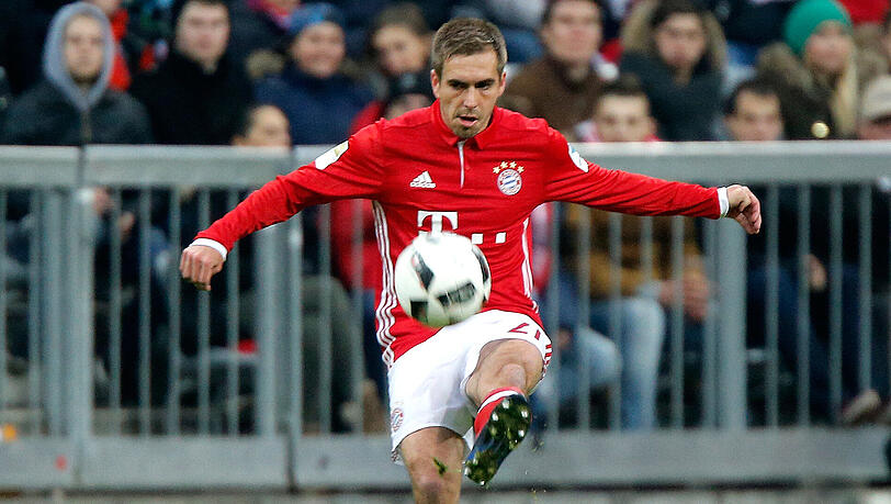 Philipp Lahm bestritt am Samstag beim 1:1 gegen den FC Schalke 04 sein 500. Pflichtspiel für den FC Bayern. Philipp Lahm bestritt am Samstag beim 1:1 gegen den FC Schalke 04 sein 500. Pflichtspiel für den FC Bayern.