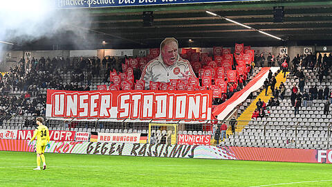 Klare Botschaft der Bayern-Fans: "Unser Stadion!" Klare Botschaft der Bayern-Fans: "Unser Stadion!"