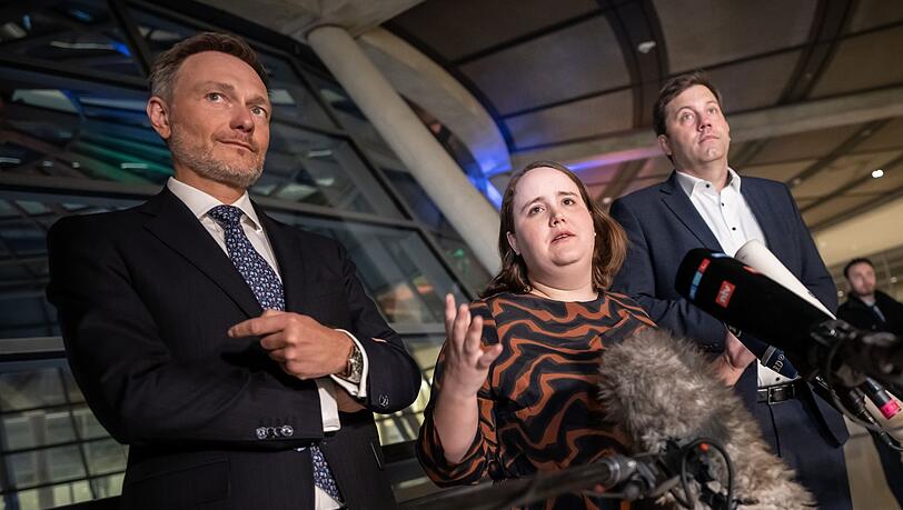 Die Parteichefs der Koalitionsparteien: Christian Lindner (FDP), Ricarda Lang (Grüne) und Lars Klingbeil (SPD, v.l.n.r.). Die Parteichefs der Koalitionsparteien: Christian Lindner (FDP), Ricarda Lang (Grüne) und Lars Klingbeil (SPD, v.l.n.r.).