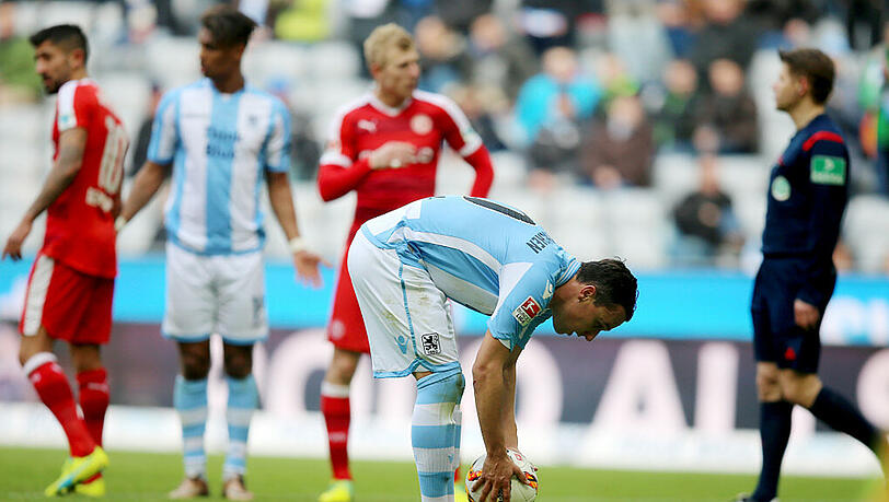 Ein Schuss, ein Tor der Liendl: Spielmacher Michael Liendl legte sich gegen seinen Ex-Klub Fortuna Düsseldorf den Ball am Elfmeterpunkt bereit und erzielte den 3:2-Siegtreffer für die Löwen. Ein Schuss, ein Tor der Liendl: Spielmacher Michael Liendl legte sich gegen seinen Ex-Klub Fortuna Düsseldorf den Ball am Elfmeterpunkt bereit und erzielte den 3:2-Siegtreffer für die Löwen.