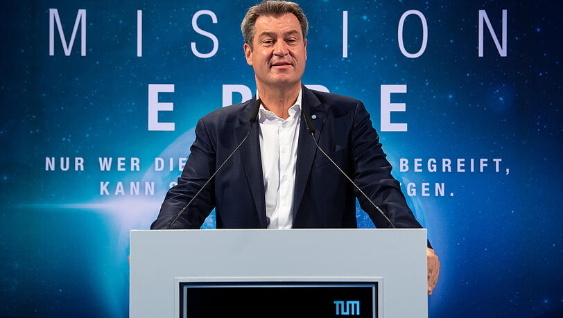 Markus Söder (CSU), Ministerpräsident von Bayern, spricht bei der Einweihung des neuen Fakultätsgebäudes der Technischen Universität München (TUM) für Luftfahrt, Raumfahrt und Geodäsie. Markus Söder (CSU), Ministerpräsident von Bayern, spricht bei der Einweihung des neuen Fakultätsgebäudes der Technischen Universität München (TUM) für Luftfahrt, Raumfahrt und Geodäsie.