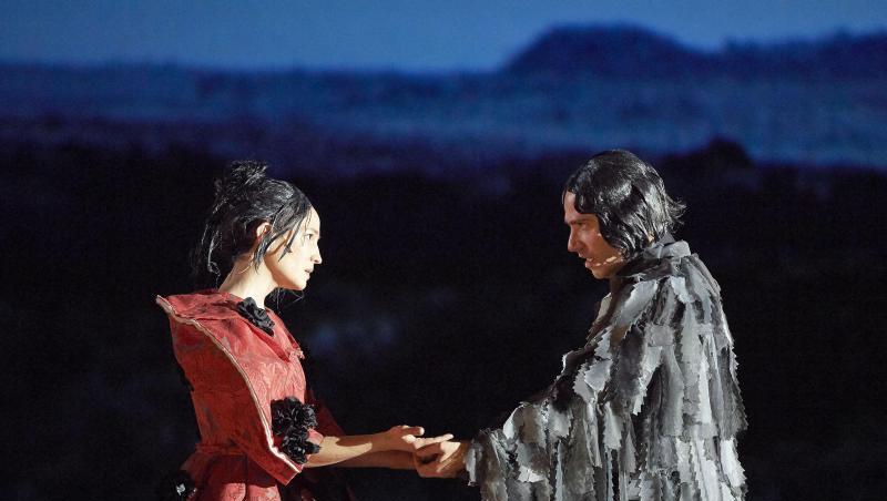 Kate Lindsey (l) als Orlando und Leigh Melrose als Shelmerdine/Greene in der Oper "Orlando" an der Wiener Staatsoper. Kate Lindsey (l) als Orlando und Leigh Melrose als Shelmerdine/Greene in der Oper "Orlando" an der Wiener Staatsoper.