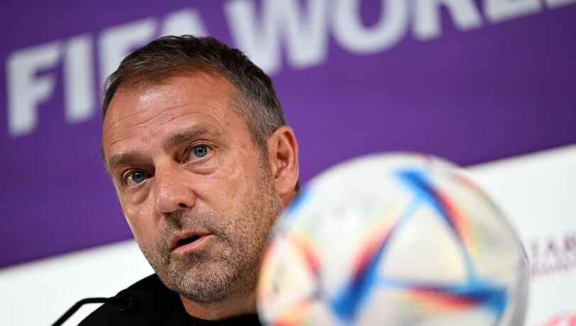 Bundestrainer Hansi Flick bei der Pressekonferenz zum Spiel gegen Japan. Bundestrainer Hansi Flick bei der Pressekonferenz zum Spiel gegen Japan.