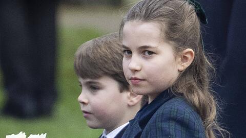 Prinzessin Charlotte, hier zu sehen mit Prinz Louis, steht in der Rangfolge auf den britischen Thron hinter ihrem älteren Bruder George. Prinzessin Charlotte, hier zu sehen mit Prinz Louis, steht in der Rangfolge auf den britischen Thron hinter ihrem älteren Bruder George.