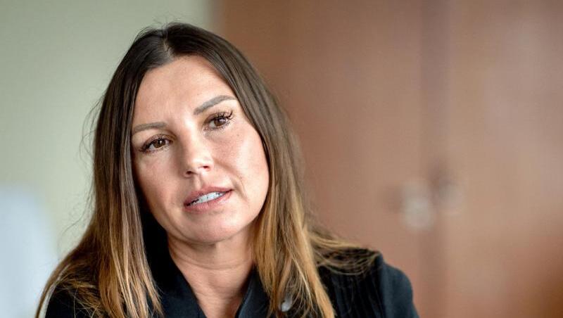 Teresa Enke, Vorsitzende der Robert-Enke-Stiftung, hat den Weg zurück ins Leben geschafft. Teresa Enke, Vorsitzende der Robert-Enke-Stiftung, hat den Weg zurück ins Leben geschafft.