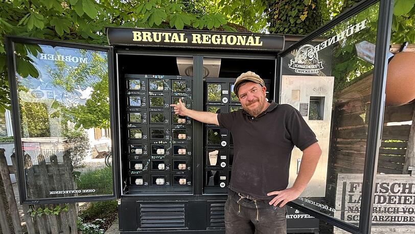 Alexander Grünwalds Eier-Automat in Allach. Alexander Grünwalds Eier-Automat in Allach.