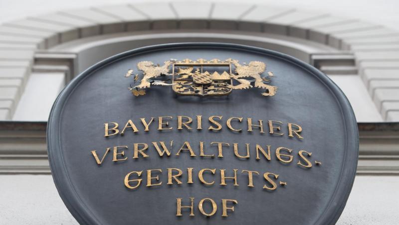 Ein Schild mit der Aufschrift "Bayerischer Verwaltungsgerichtshof" hängt an der Fassade des Gebäudes. Foto: picture alliance / Peter Kneffel/dpa/Archivbild Ein Schild mit der Aufschrift "Bayerischer Verwaltungsgerichtshof" hängt an der Fassade des Gebäudes. Foto: picture alliance / Peter Kneffel/dpa/Archivbild