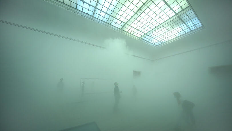 Mystische Stimmung im Haus der Kunst: Fujiko Nakayas Kunst-Installation "Nebel Leben" entführt den Besucher in eine ganz eigene Welt. Mystische Stimmung im Haus der Kunst: Fujiko Nakayas Kunst-Installation "Nebel Leben" entführt den Besucher in eine ganz eigene Welt.