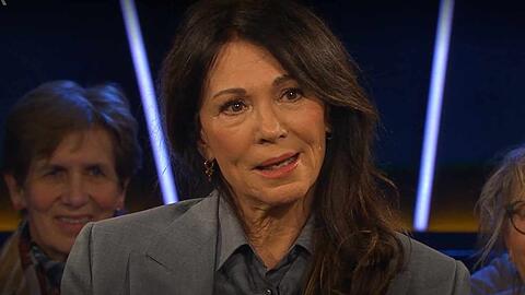 Iris Berben spricht in der "NDR Talk Show" über ältere Frauen im TV-Business und gewährt dabei seltene Einblicke in ihr Privatleben. Iris Berben spricht in der "NDR Talk Show" über ältere Frauen im TV-Business und gewährt dabei seltene Einblicke in ihr Privatleben.
