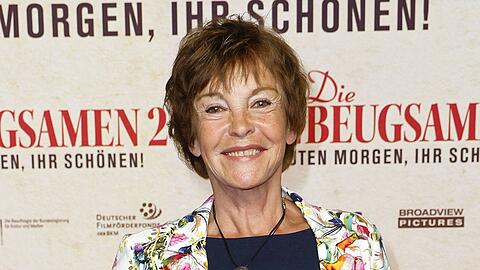 Katrin Sass erhält am 12. September die Ehren-Henne. Die Preisverleihung wird erstmals live im Ersten übertragen. Katrin Sass erhält am 12. September die Ehren-Henne. Die Preisverleihung wird erstmals live im Ersten übertragen.