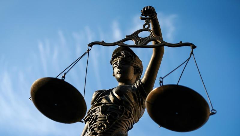 Eine Statue der Justitia steht unter freiem Himmel. Foto: David-Wolfgang Ebener/dpa/Symbolbild Eine Statue der Justitia steht unter freiem Himmel. Foto: David-Wolfgang Ebener/dpa/Symbolbild