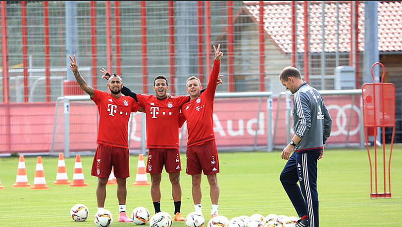 Hatten sichtlich Spaß: Arturo Vidal, Thiago und Geburtstagskind Rafinha. Hatten sichtlich Spaß: Arturo Vidal, Thiago und Geburtstagskind Rafinha.