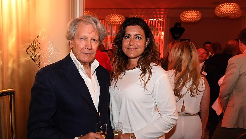 Bernd Herzsprung mit seiner Freundin Özlem Schäfer Bernd Herzsprung mit seiner Freundin Özlem Schäfer