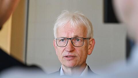 Die Deutsche Umwelthilfe klagt erneut gegen den Freistaat Bayern und dessen Klimaschutzpolitik. Bundesgeschäftsführer Jürgen Resch verlangt von der Staatsregierung deutlich mehr Anstrengungen zur Einhaltung der landeseigenen Klimaziele. (Archivbild) Die Deutsche Umwelthilfe klagt erneut gegen den Freistaat Bayern und dessen Klimaschutzpolitik. Bundesgeschäftsführer Jürgen Resch verlangt von der Staatsregierung deutlich mehr Anstrengungen zur Einhaltung der landeseigenen Klimaziele. (Archivbild)