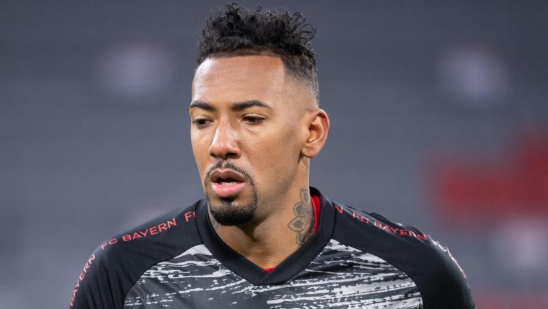 Jérôme Boateng vom FC Bayern München wärmt sich auf. Jérôme Boateng vom FC Bayern München wärmt sich auf.