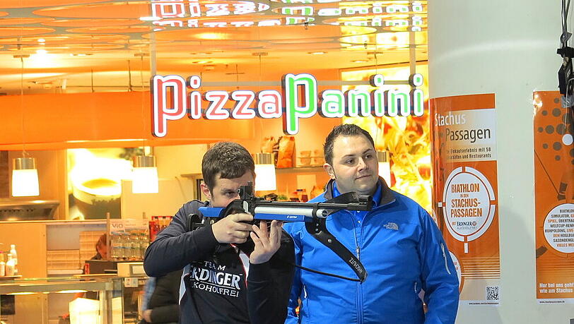 Noch bis Sonntag steht der Biathlon-Simulator in den Stachus-Passagen! Noch bis Sonntag steht der Biathlon-Simulator in den Stachus-Passagen!