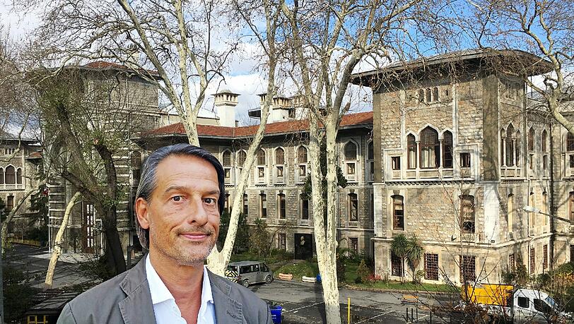Nicht nur Weihnachten ist gestrichen, auch Konzerte wurden am Lisesi-Gymnasium von der türkischen Regierung abgesagt. Clemens Hagen kommentiert die deutsch-türkischen Beziehungen. Nicht nur Weihnachten ist gestrichen, auch Konzerte wurden am Lisesi-Gymnasium von der türkischen Regierung abgesagt. Clemens Hagen kommentiert die deutsch-türkischen Beziehungen.