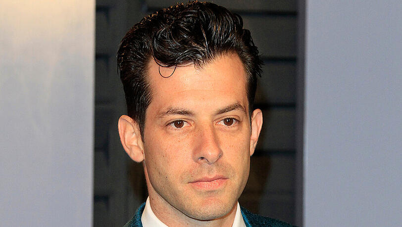 Musikproduzent Mark Ronson findet schlaue Menschen anziehend Musikproduzent Mark Ronson findet schlaue Menschen anziehend