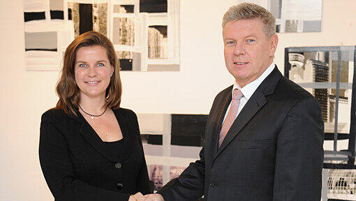 Dieter Reiter stellt Münchens neue Tourismuschefin Geraldine Knudson vor. Dieter Reiter stellt Münchens neue Tourismuschefin Geraldine Knudson vor.