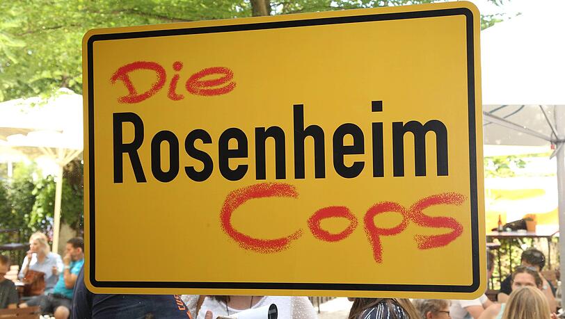 Bei "Die Rosenheim-Cops" trauert man um zwei beliebte Gastdarstellerinnen. Bei "Die Rosenheim-Cops" trauert man um zwei beliebte Gastdarstellerinnen.