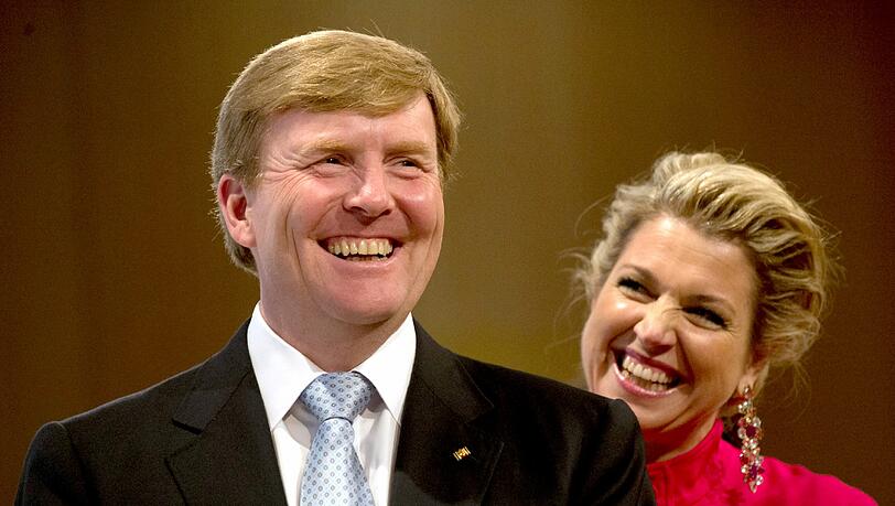 König Willem-Alexander und Königin Máxima besuchen nicht nur die Alte Pinakothek, sondern auch die BMW-Welt und den Viktualienmarkt. Mit OB Dieter Reiter werden sie einen Spaziergang über den Marienplatz machen. König Willem-Alexander und Königin Máxima besuchen nicht nur die Alte Pinakothek, sondern auch die BMW-Welt und den Viktualienmarkt. Mit OB Dieter Reiter werden sie einen Spaziergang über den Marienplatz machen.