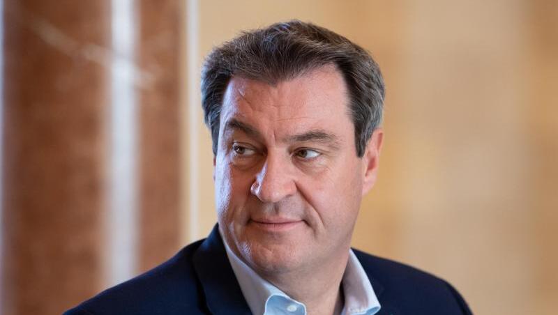 Markus Söder (CSU), Ministerpräsident von Bayern, sitzt im Landtag. Foto: Sven Hoppe/dpa Pool/dpa Markus Söder (CSU), Ministerpräsident von Bayern, sitzt im Landtag. Foto: Sven Hoppe/dpa Pool/dpa