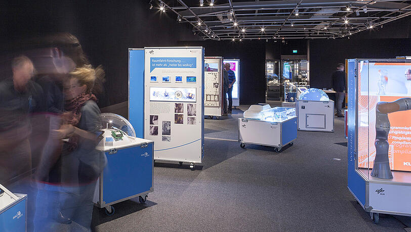 Die Ausstellung zeigt auch Solarpaneele, die auf Weltraumforschung basieren. Die Ausstellung zeigt auch Solarpaneele, die auf Weltraumforschung basieren.