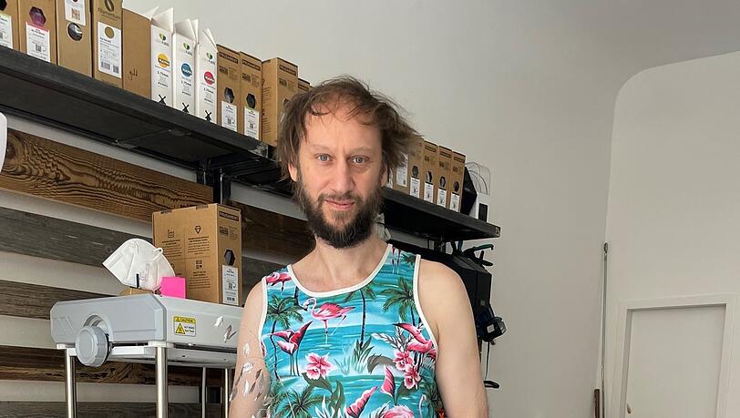 Arbeitet gerne im Westend: Mit einem 3D-Drucker fabriziert Hannes Gerl Vasen für Trockenblumen. Er hat auch einen 3D-Drucker für Ton. Arbeitet gerne im Westend: Mit einem 3D-Drucker fabriziert Hannes Gerl Vasen für Trockenblumen. Er hat auch einen 3D-Drucker für Ton.