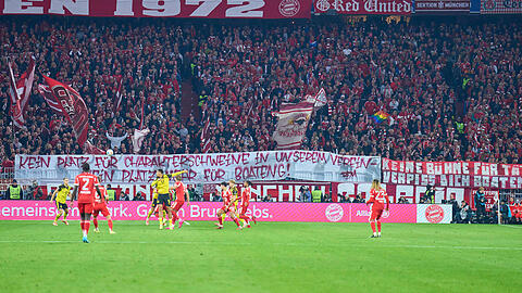 Klare Haltung: Der Südkurven-Protest gegen Boateng. Klare Haltung: Der Südkurven-Protest gegen Boateng.