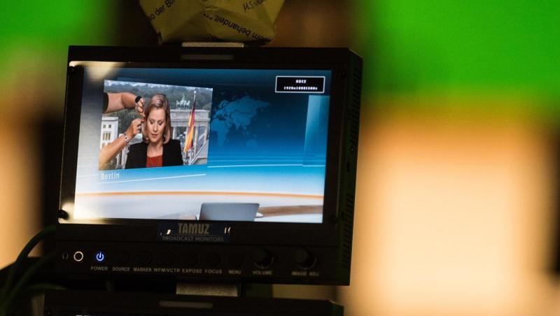 Auf dem Monitor einer Studiokamera ist die ZDF-Hauptstadtkorrespondentin Nicole Diekmann zu sehen. Auf dem Monitor einer Studiokamera ist die ZDF-Hauptstadtkorrespondentin Nicole Diekmann zu sehen.