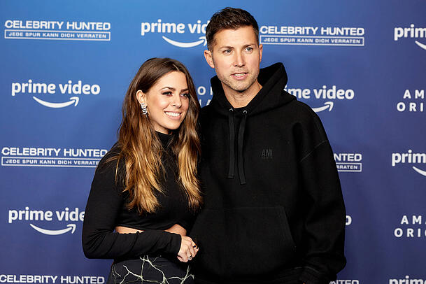 Heute sind Vanessa Mai und Andreas Ferber ein Herz und eine Seele. Doch die Sängerin musste erst eine dicke Kröte schlucken, bis es zur Liebesbeziehung kam. Heute sind Vanessa Mai und Andreas Ferber ein Herz und eine Seele. Doch die Sängerin musste erst eine dicke Kröte schlucken, bis es zur Liebesbeziehung kam.