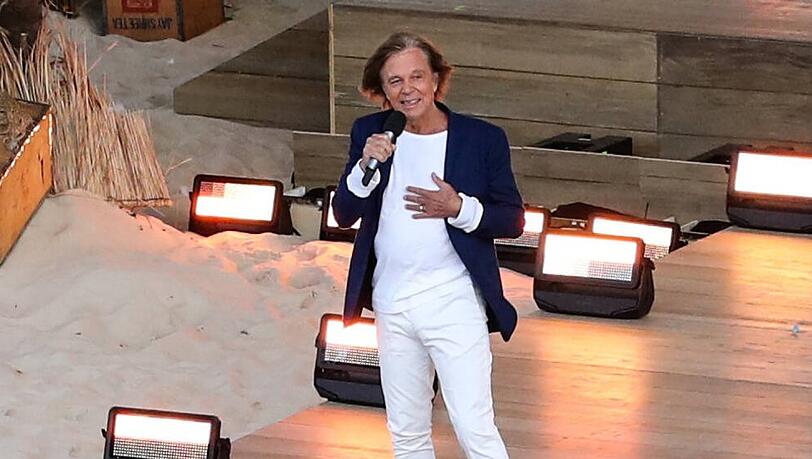 Jürgen Drews, hier in der Sendung "Die große Schlagerstrandparty 2022", hatte vor wenigen Wochen verkündet, dass er seine Karriere beenden wird. Jürgen Drews, hier in der Sendung "Die große Schlagerstrandparty 2022", hatte vor wenigen Wochen verkündet, dass er seine Karriere beenden wird.
