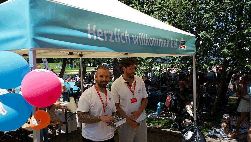 Am Stand des dm-drogerie markts winkten tolle Sofortgewinne. Am Stand des dm-drogerie markts winkten tolle Sofortgewinne.