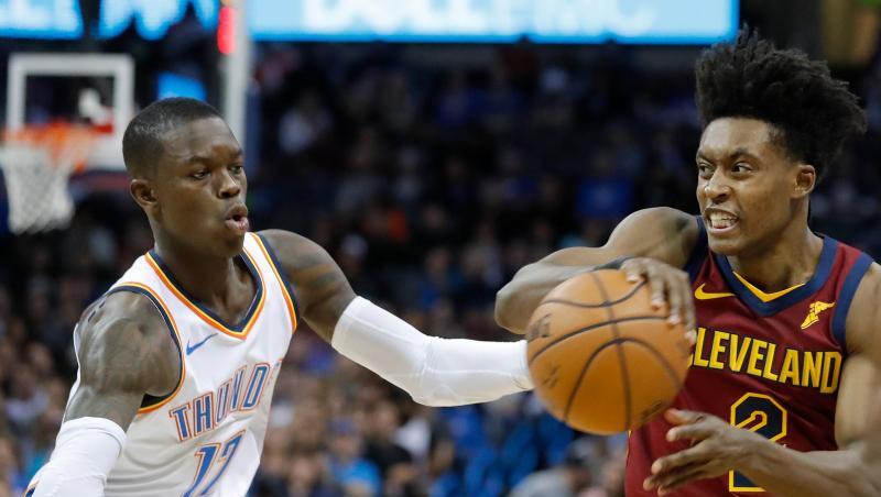 Thunder-Spieler Dennis Schröder verteidigt gegen Collin Sexton (r) von den Cleveland Cavaliers. Thunder-Spieler Dennis Schröder verteidigt gegen Collin Sexton (r) von den Cleveland Cavaliers.