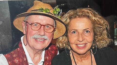 Auch sie hat er in einem Porträt verewigt: Wolfgang Prinz mit Schauspielerin Michaela May. Auch sie hat er in einem Porträt verewigt: Wolfgang Prinz mit Schauspielerin Michaela May.
