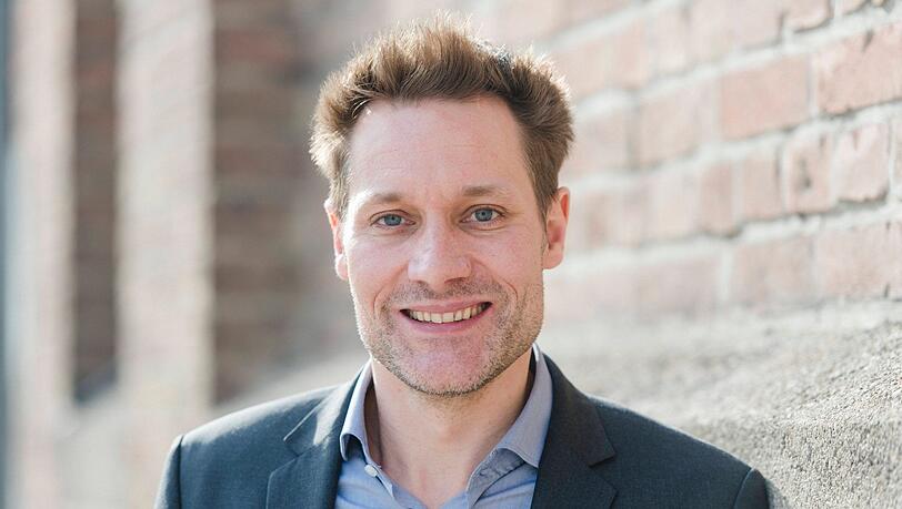 Stimmkreis 109 München-Mitte - Ludwig Hartmann (Grüne): Er war der einzige Grüne, der als Favorit ins Rennen ging – und siegte furios! Hartmann holte 45,3 Prozent. Und schlug so Hans Theiss (CSU, 15,8 Prozent) und Michael Ott (SPD, 10,9 Prozent) klar. Stimmkreis 109 München-Mitte - Ludwig Hartmann (Grüne): Er war der einzige Grüne, der als Favorit ins Rennen ging – und siegte furios! Hartmann holte 45,3 Prozent. Und schlug so Hans Theiss (CSU, 15,8 Prozent) und Michael Ott (SPD, 10,9 Prozent) klar.