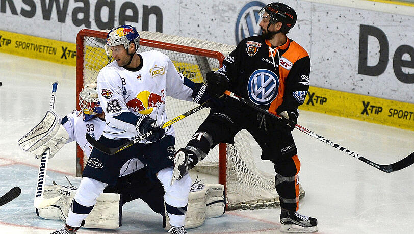 Der EHC Red Bull München fegte die Grizzlys Wolfsburg im vierten Finalspiel 7:2 weg. Der EHC Red Bull München fegte die Grizzlys Wolfsburg im vierten Finalspiel 7:2 weg.