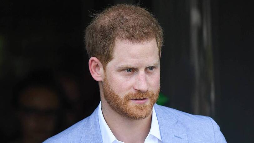 Prinz Harry soll im "Google Camp" auf Sizilien eine Barfuß-Rede gehalten haben Prinz Harry soll im "Google Camp" auf Sizilien eine Barfuß-Rede gehalten haben
