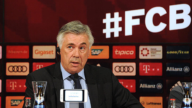 Vor dem Bundesliga-Eröffnungsspiel gegen Werder Bremen stellt sich Bayern-Trainer Carlo Ancelotti den Fragen der Journalisten. Vor dem Bundesliga-Eröffnungsspiel gegen Werder Bremen stellt sich Bayern-Trainer Carlo Ancelotti den Fragen der Journalisten.