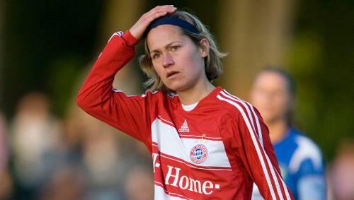 Entsetzt über das Debakel gegen Duisburg: Tanja Wörle vom FC Bayern. Entsetzt über das Debakel gegen Duisburg: Tanja Wörle vom FC Bayern.