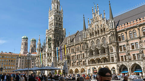 Noch einmal tritt der Stadtrat in dieser Legislatur im Rathaus zusammen. Dann heißt es für viele Abschied nehmen. Denn im neuen Stadtrat, der am 11. Mai vereidigt wird, haben sich die Mehrheitsverhältnisse etwas geändert. Andere hören aus Altersgründen auf. Noch einmal tritt der Stadtrat in dieser Legislatur im Rathaus zusammen. Dann heißt es für viele Abschied nehmen. Denn im neuen Stadtrat, der am 11. Mai vereidigt wird, haben sich die Mehrheitsverhältnisse etwas geändert. Andere hören aus Altersgründen auf.
