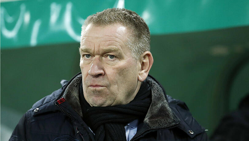 Hans Nijland ist der Manager des FC Groningen. Hans Nijland ist der Manager des FC Groningen.