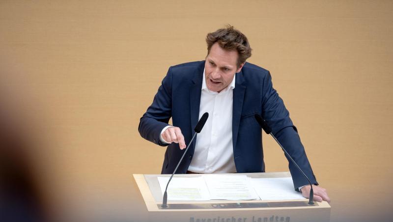 Ludwig Hartmann (Bündnis 90/Die Grünen) spricht bei einer Plenarsitzung im Landtag. Foto: Sina Schuldt/dpa/Archivbild Ludwig Hartmann (Bündnis 90/Die Grünen) spricht bei einer Plenarsitzung im Landtag. Foto: Sina Schuldt/dpa/Archivbild
