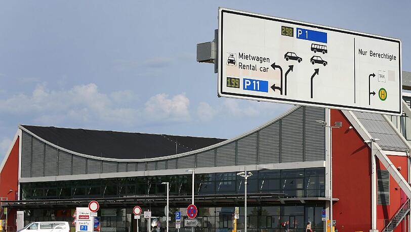 Der Flughafen bei Memmingen bekommt eine breitere Startbahn. Der Flughafen bei Memmingen bekommt eine breitere Startbahn.